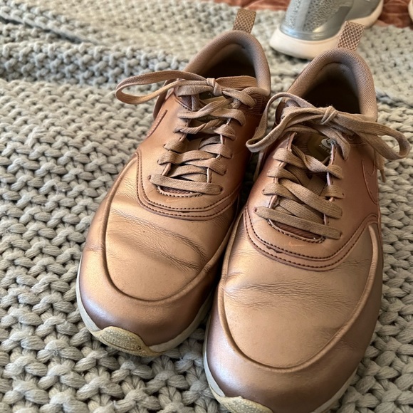 Rose gold Nike Air Max Thea - Picture 1 of 4
